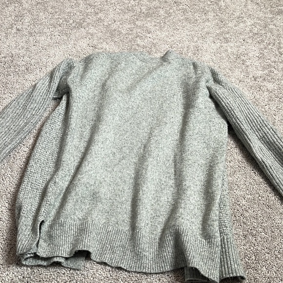Womans thick gray cardigan - Picture 3 of 3